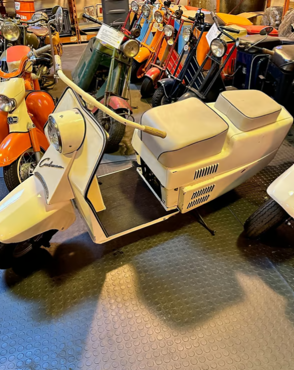 Cushman 1961 Model 722